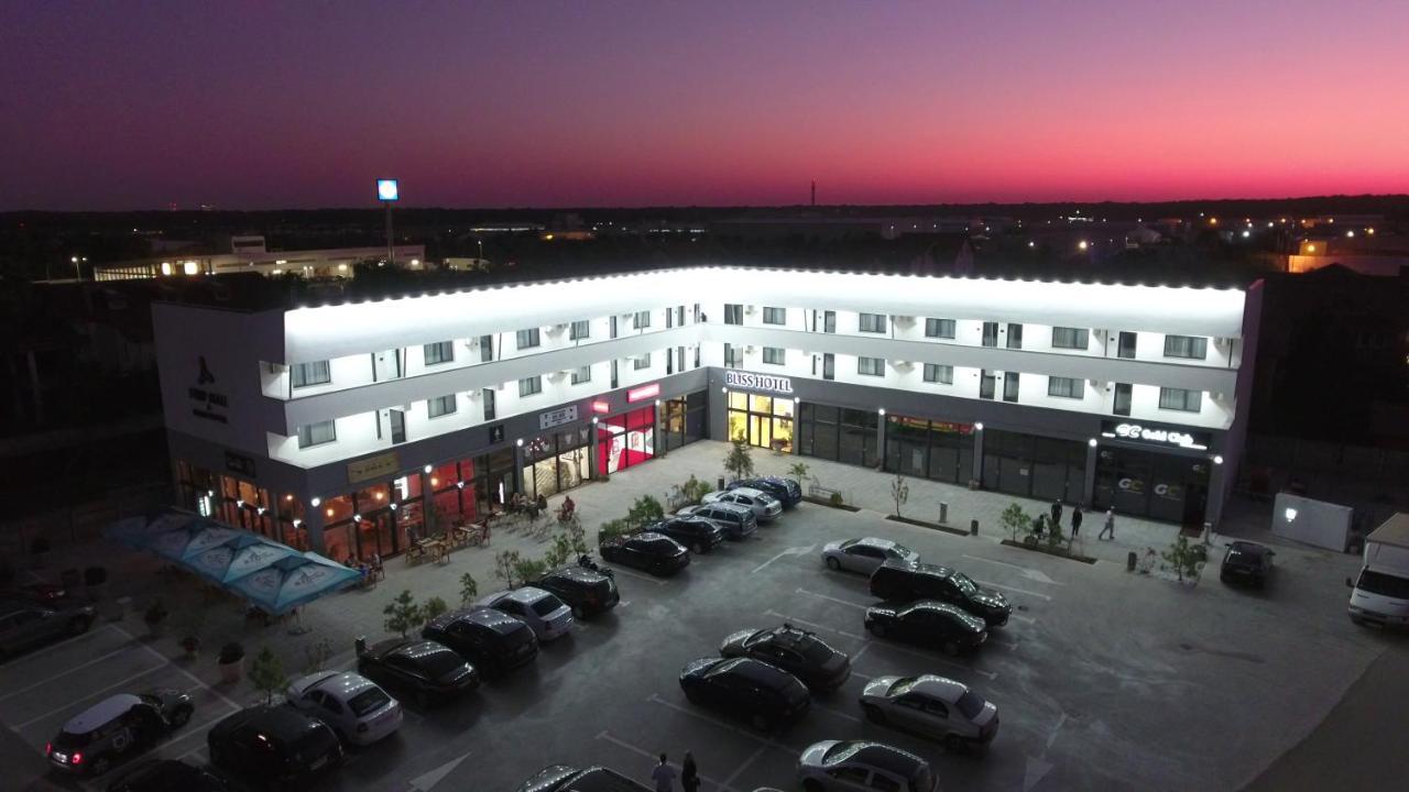 Bliss Inn Tunari Voluntari Bagian luar foto